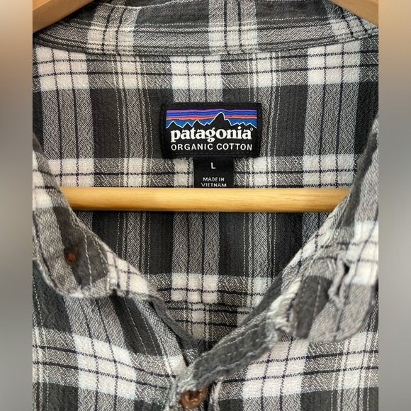Patagonia Men’s Long Sleeved Organic Cotton Flannel Shirt - Picture 3 of 8
